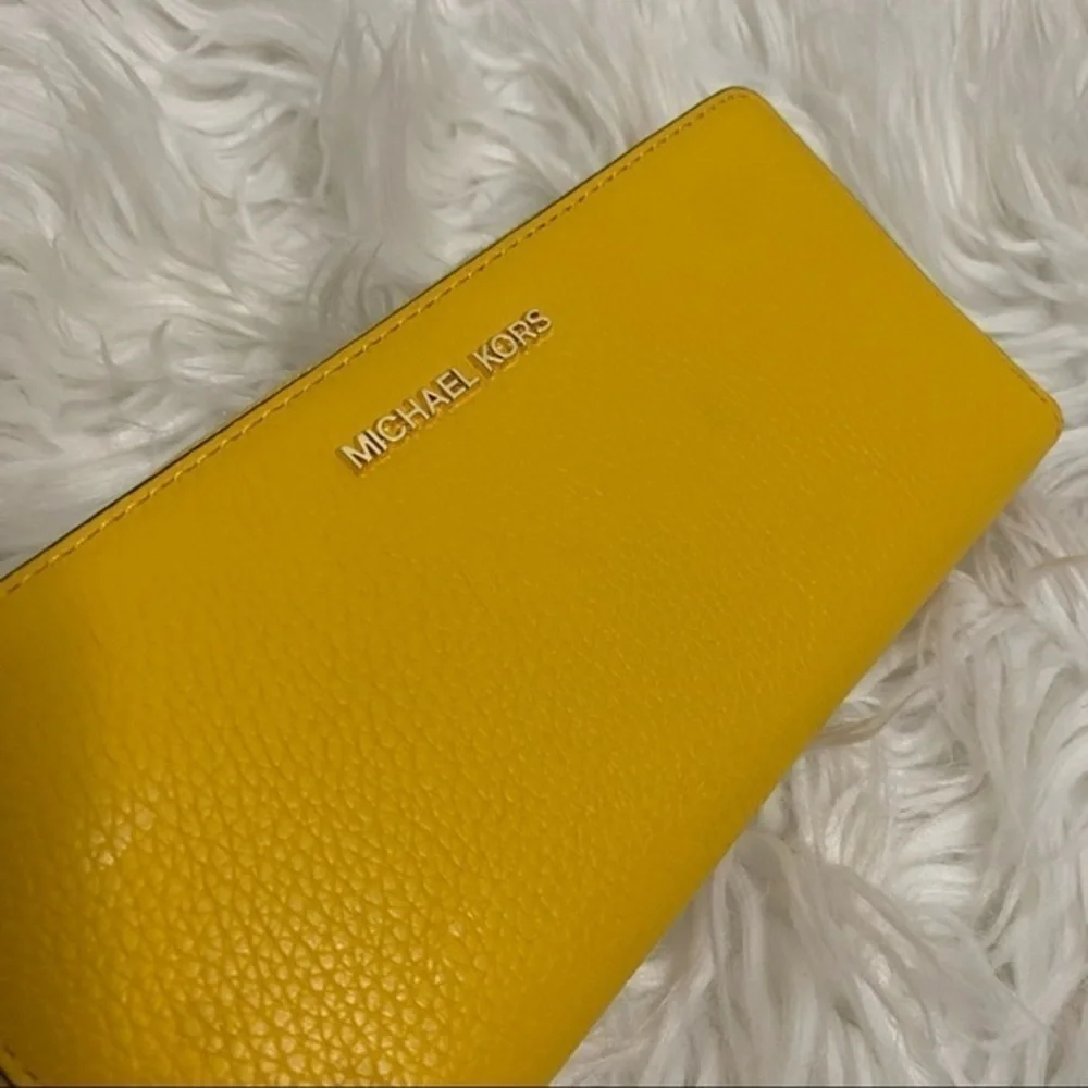 New Michael Kors jet set travel large continental wallet - Picture 2 of 10